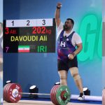 علی داوودی با مهار وزنه ۲۰۲ کیلوگرم مدال نقره حرکت یکضرب جام جهانی را به دست آورد