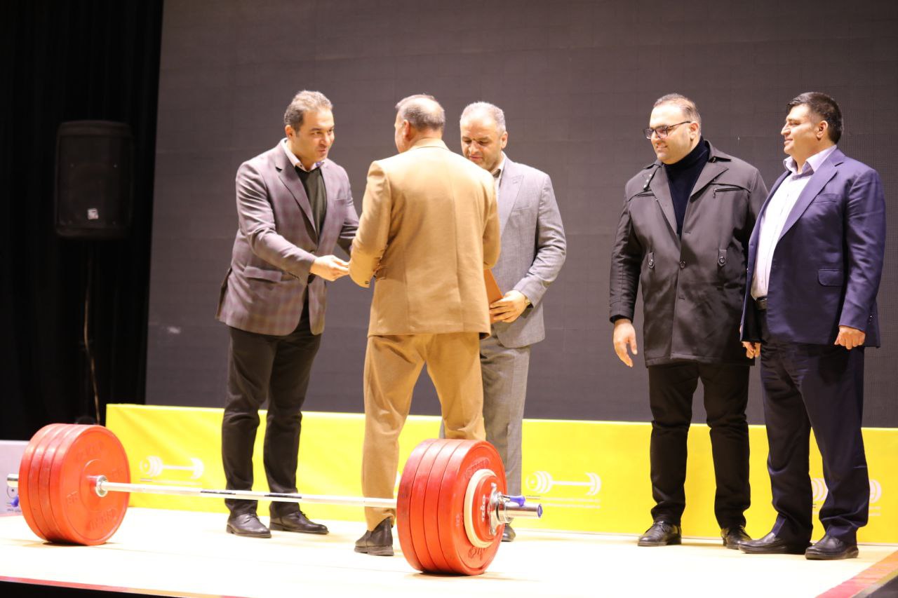 مراسم تجلیل از بزرگان (16)