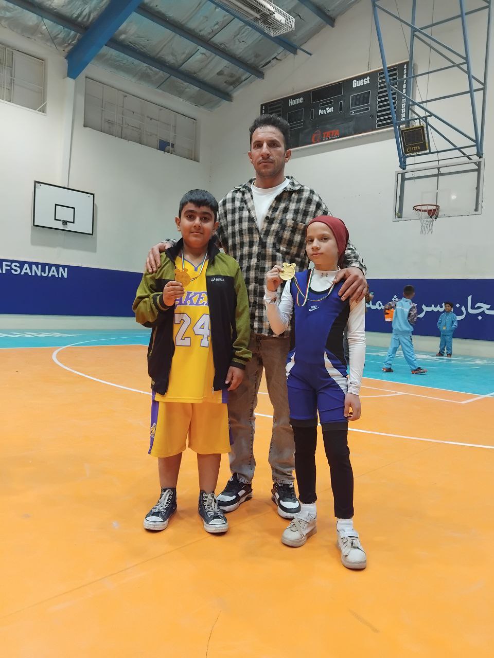 photo_۲۰۲۵-۰۳-۰۸_۰۰-۴۱-۵۷ (2)